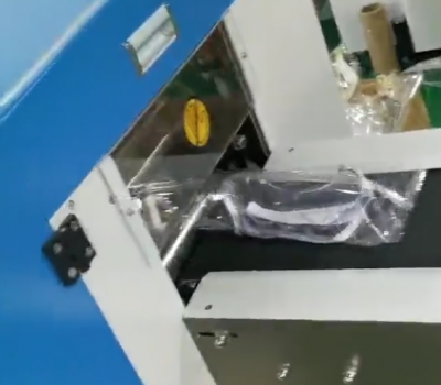 全自動包裝機包裝護目鏡作業現場